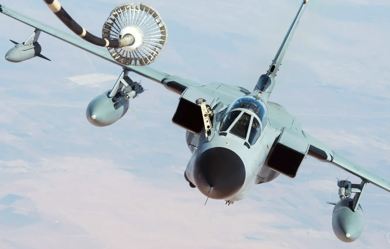 Photo wallpaper fighter-bomber, Panavia Tornado, with variable sweep wing, air refueling, The German air force, combat jet