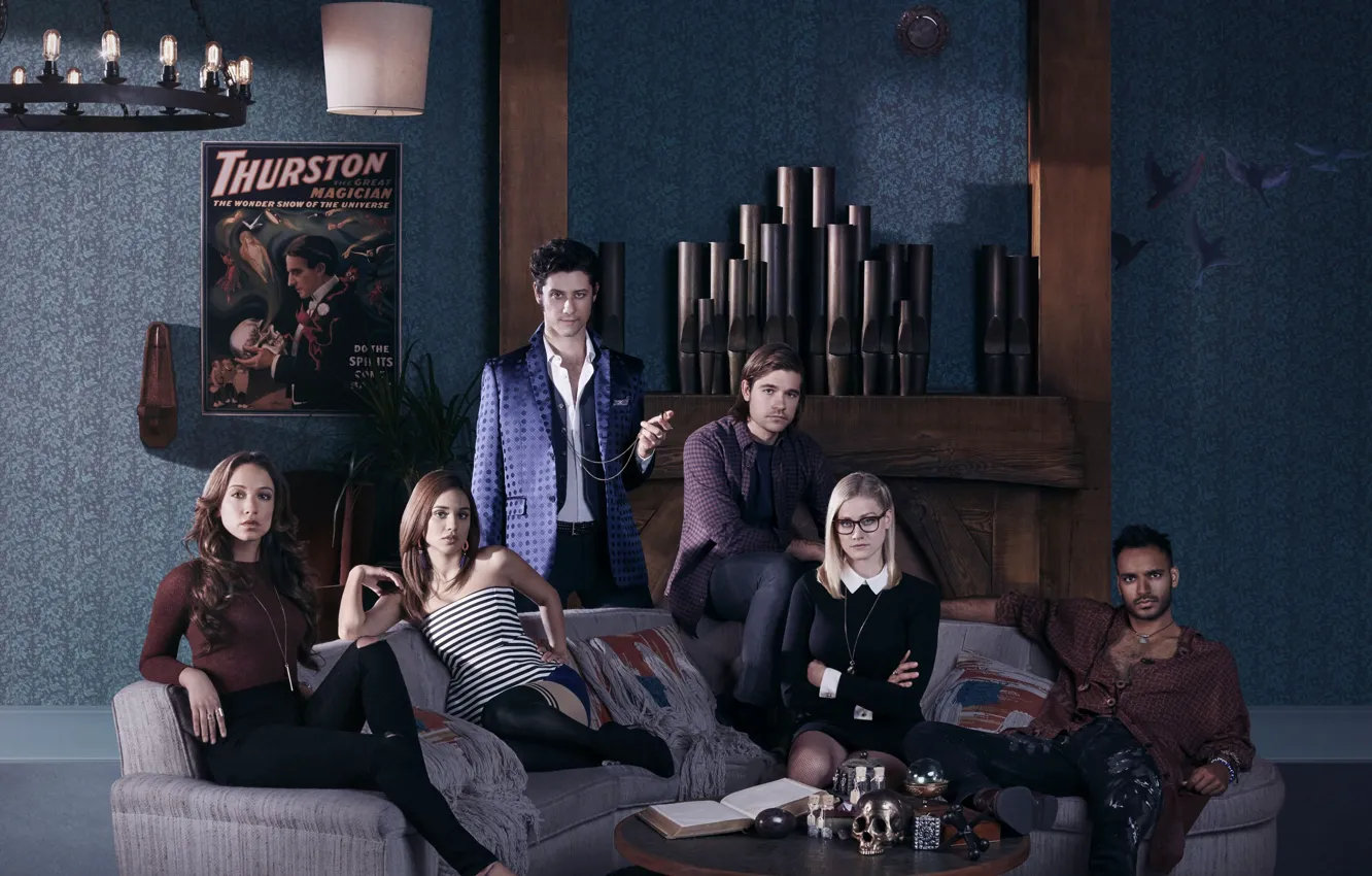 Photo wallpaper look, sofa, actors, the series, Movies, Wizards, The Magicians