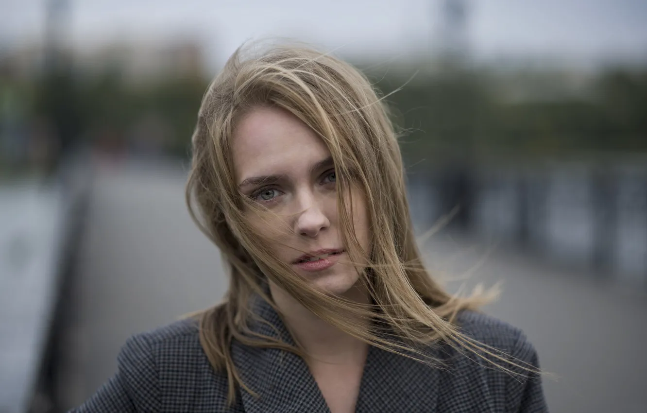 Photo wallpaper portrait, sponge, curls, bokeh, Pavel Kostenko