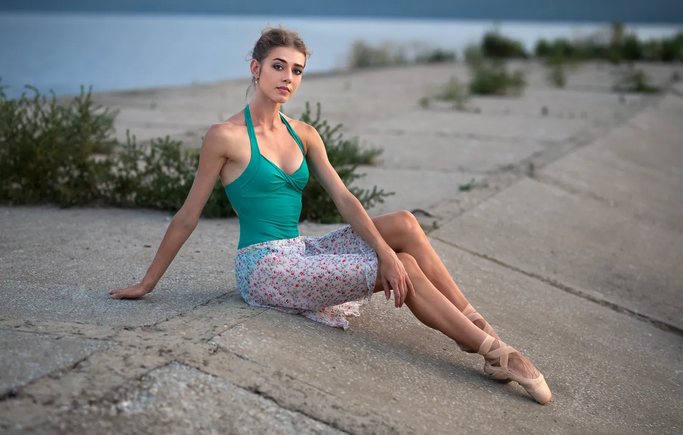 Photo wallpaper look, sexy, pose, river, model, skirt, portrait, makeup