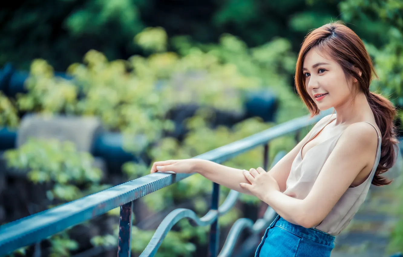 Photo wallpaper pose, model, portrait, jeans, makeup, Mike, hairstyle, railings