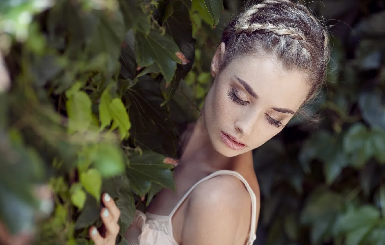 Photo wallpaper girl, face, hairstyle, braids, CHEEKBONES