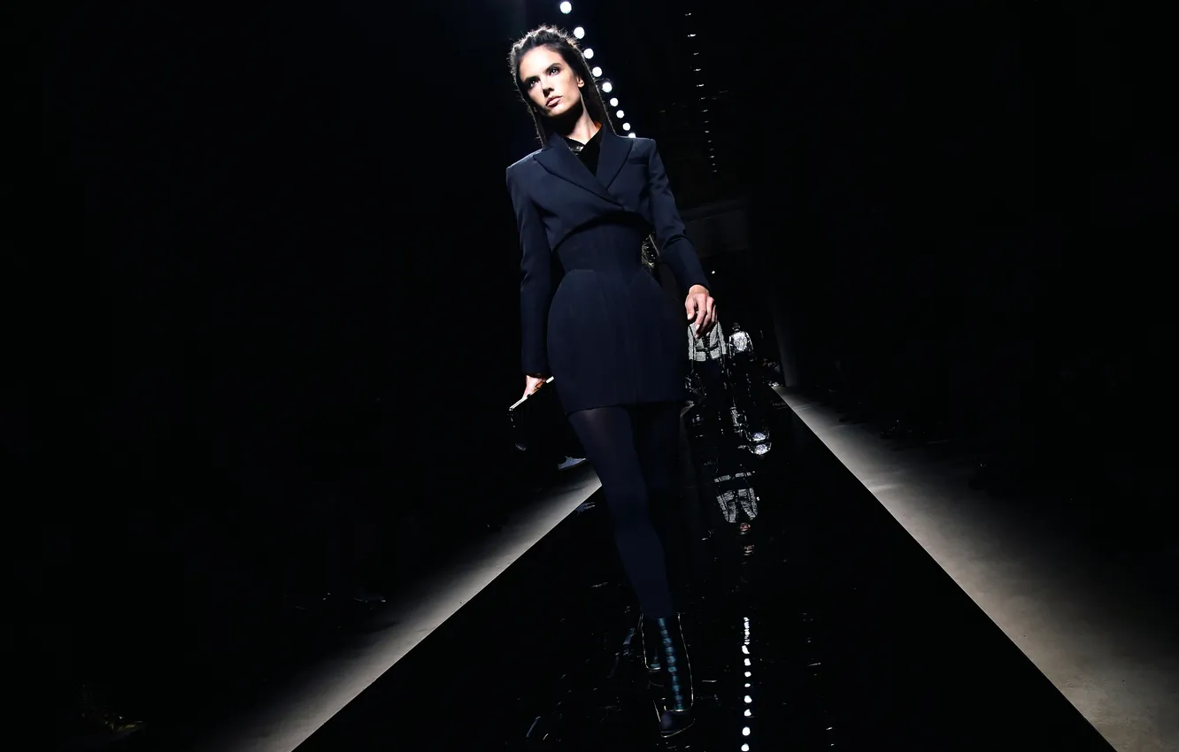 Photo wallpaper Alessandra Ambrosio, Alessandra Ambrosio, Runway, Paris Fashion Week