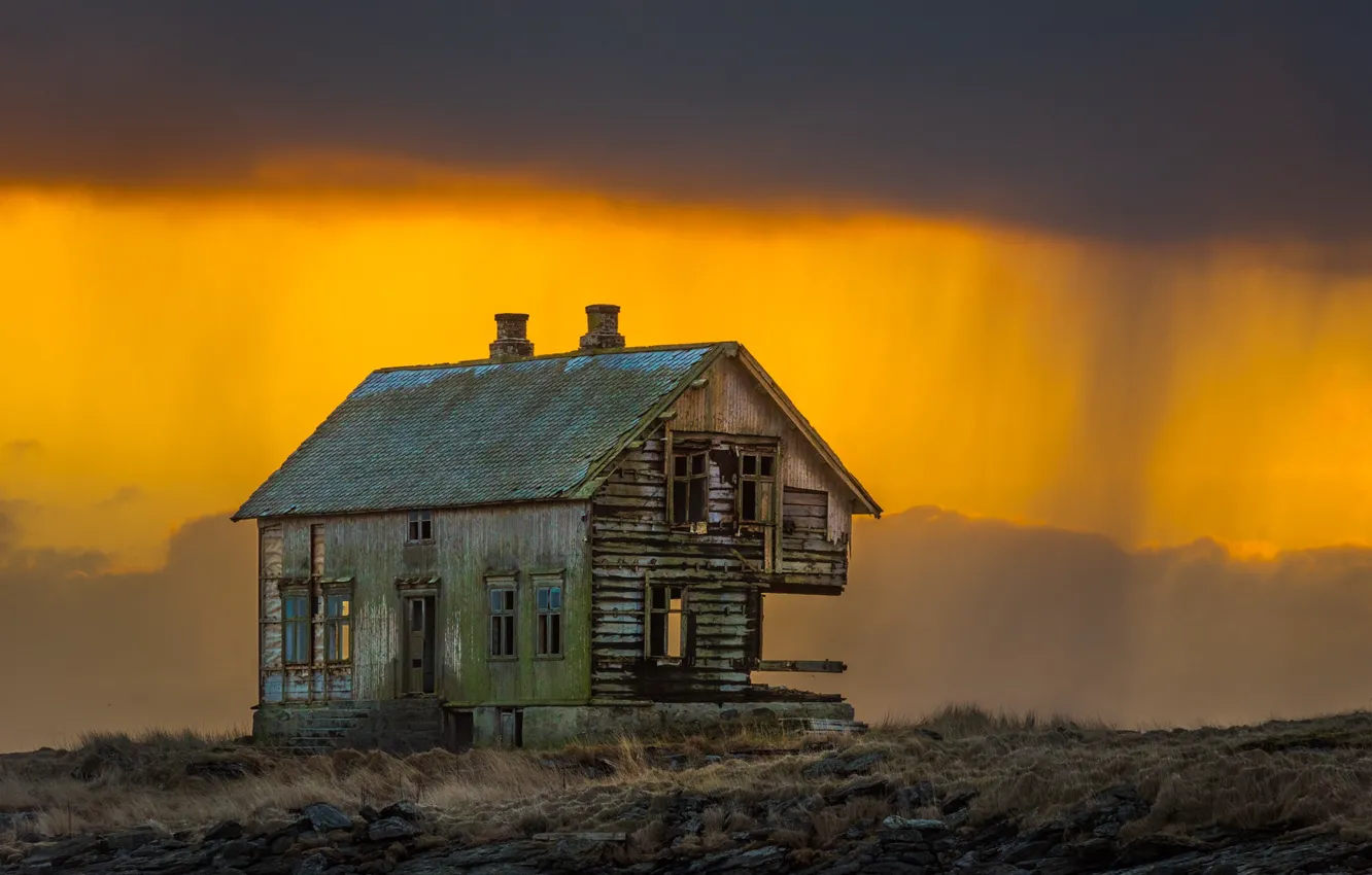 Photo wallpaper Norway, abandoned house, Norway, Nordland, Klakken, Toralf-house
