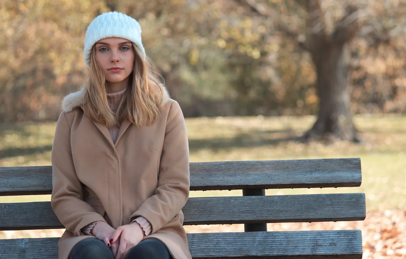 Photo wallpaper autumn, look, bench, face, Erika