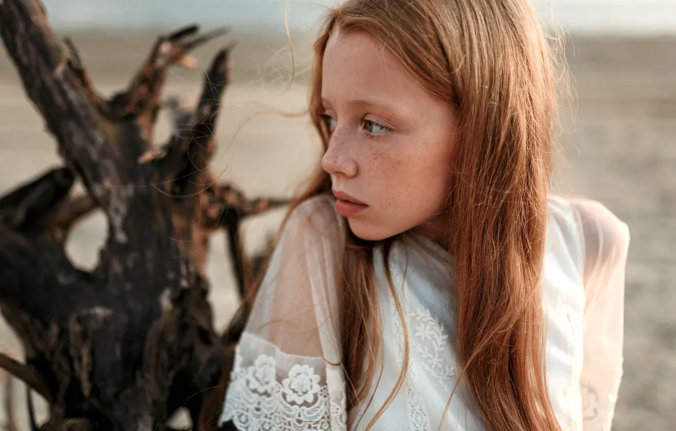 Photo wallpaper girl, freckles, Juliana Naidenova