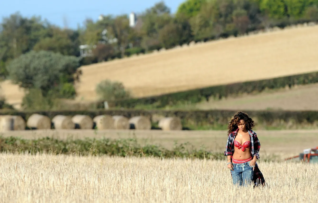 Photo wallpaper field, girl, music, singer, Rihanna, celebrity, Rihanna