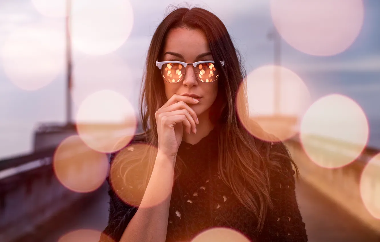 Photo wallpaper girl, pose, glare, portrait, makeup, glasses, hairstyle, brown hair