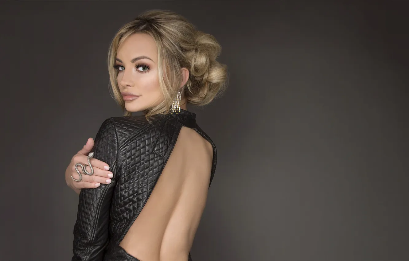 Photo wallpaper model, blonde, lindsey pelas, Looking Over SHoulder