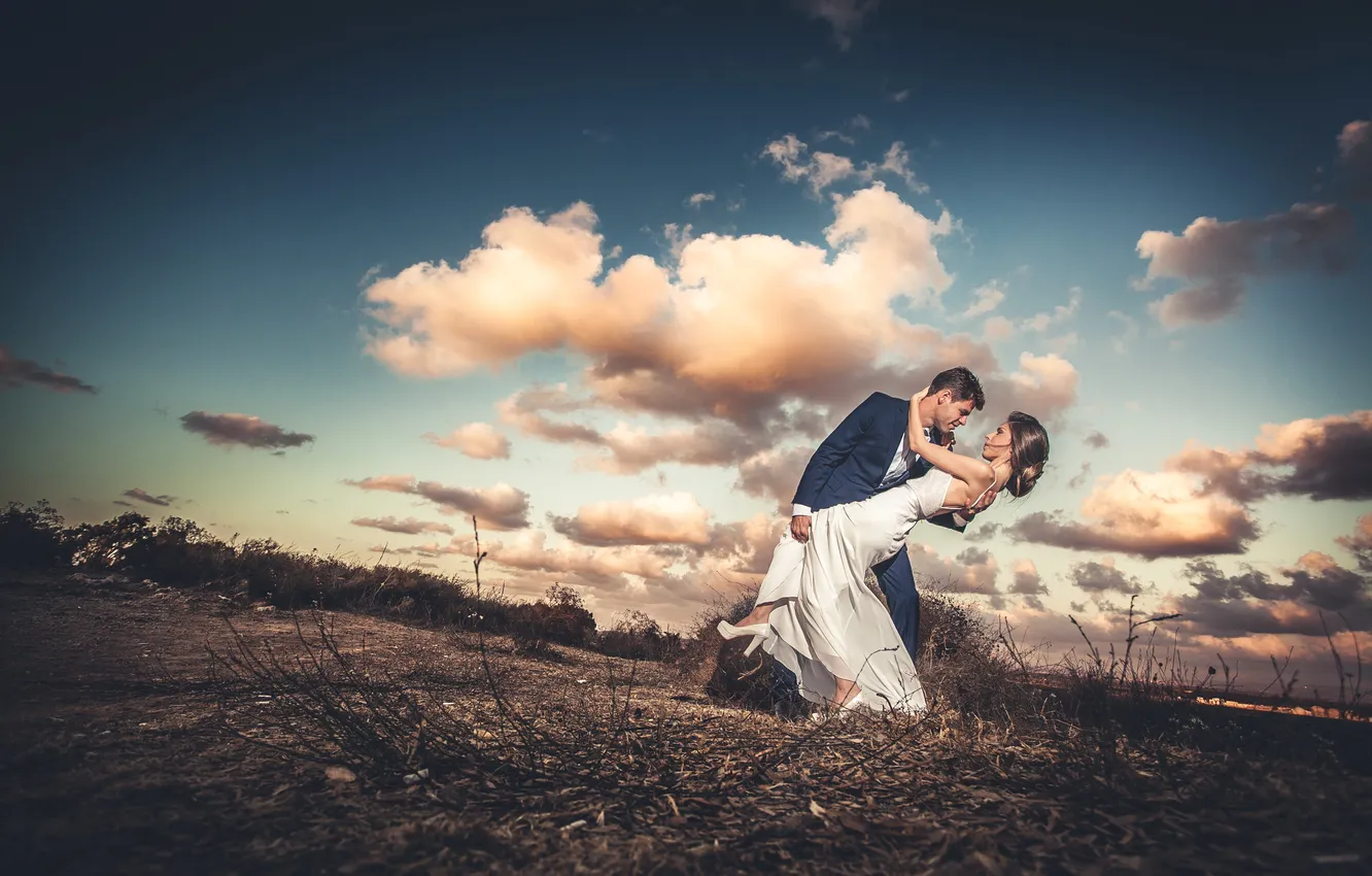 Photo wallpaper the sky, clouds, pose, dance, the bride, the groom