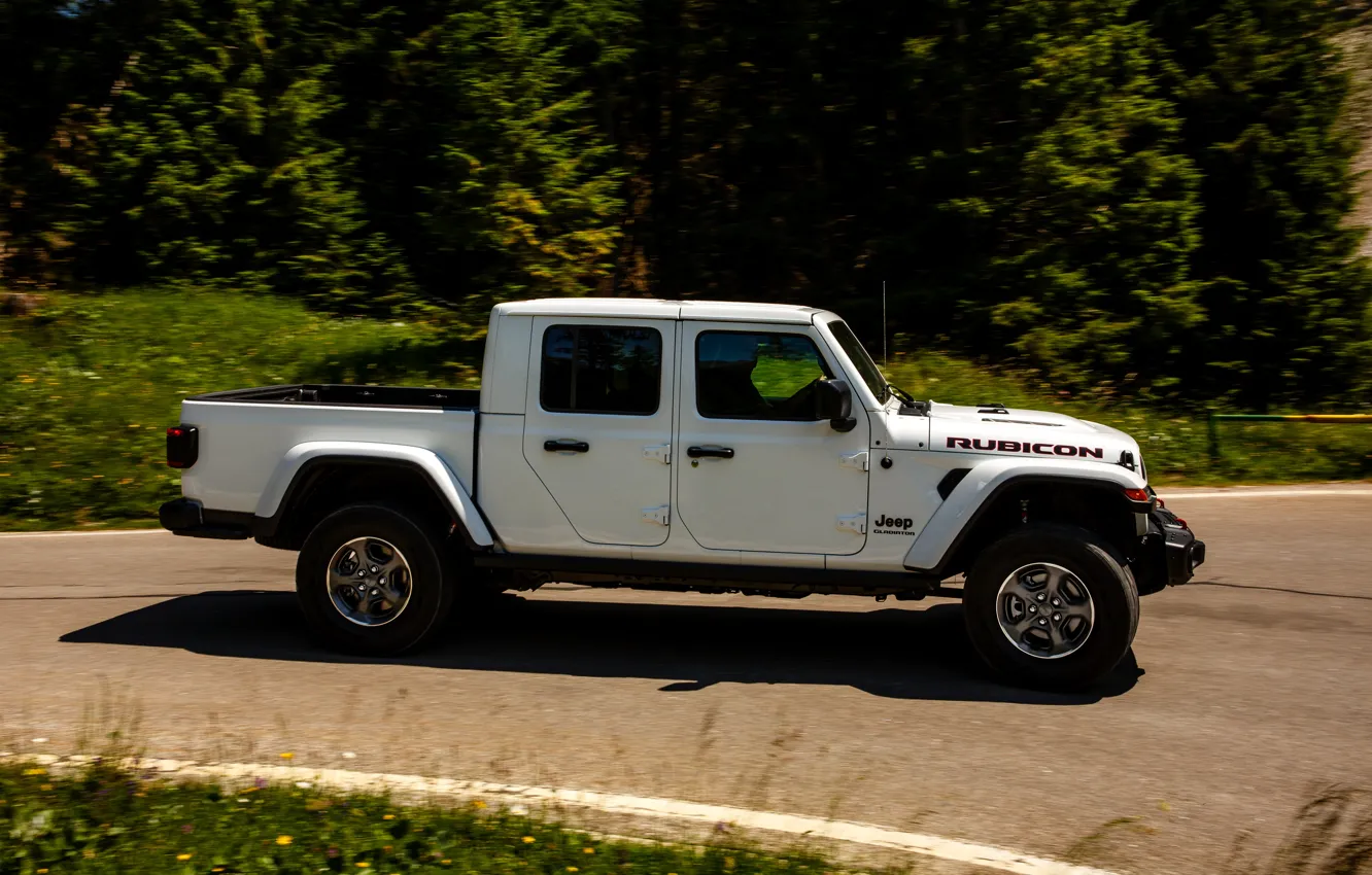 Photo wallpaper white, movement, SUV, side, pickup, Gladiator, 4x4, Jeep