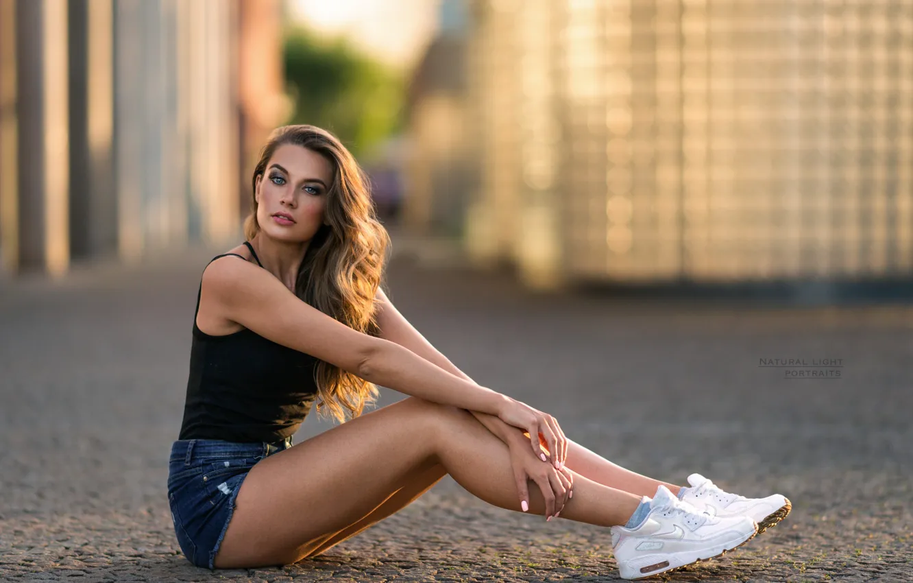 Photo wallpaper city, road, shorts, model, look, Snickers, Gril, Lucie Syrohova