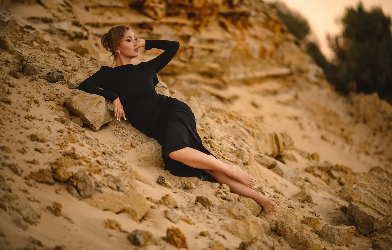 Photo wallpaper sand, girl, pose, open, figure, legs, black dress, Diana
