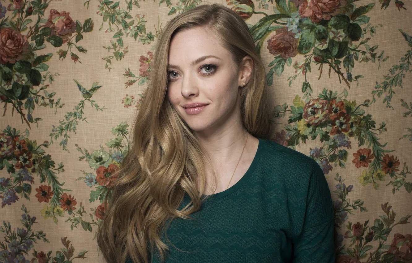 Photo wallpaper look, smile, portrait, actress, blonde, beauty, Amanda Seyfried, Amanda Seifred
