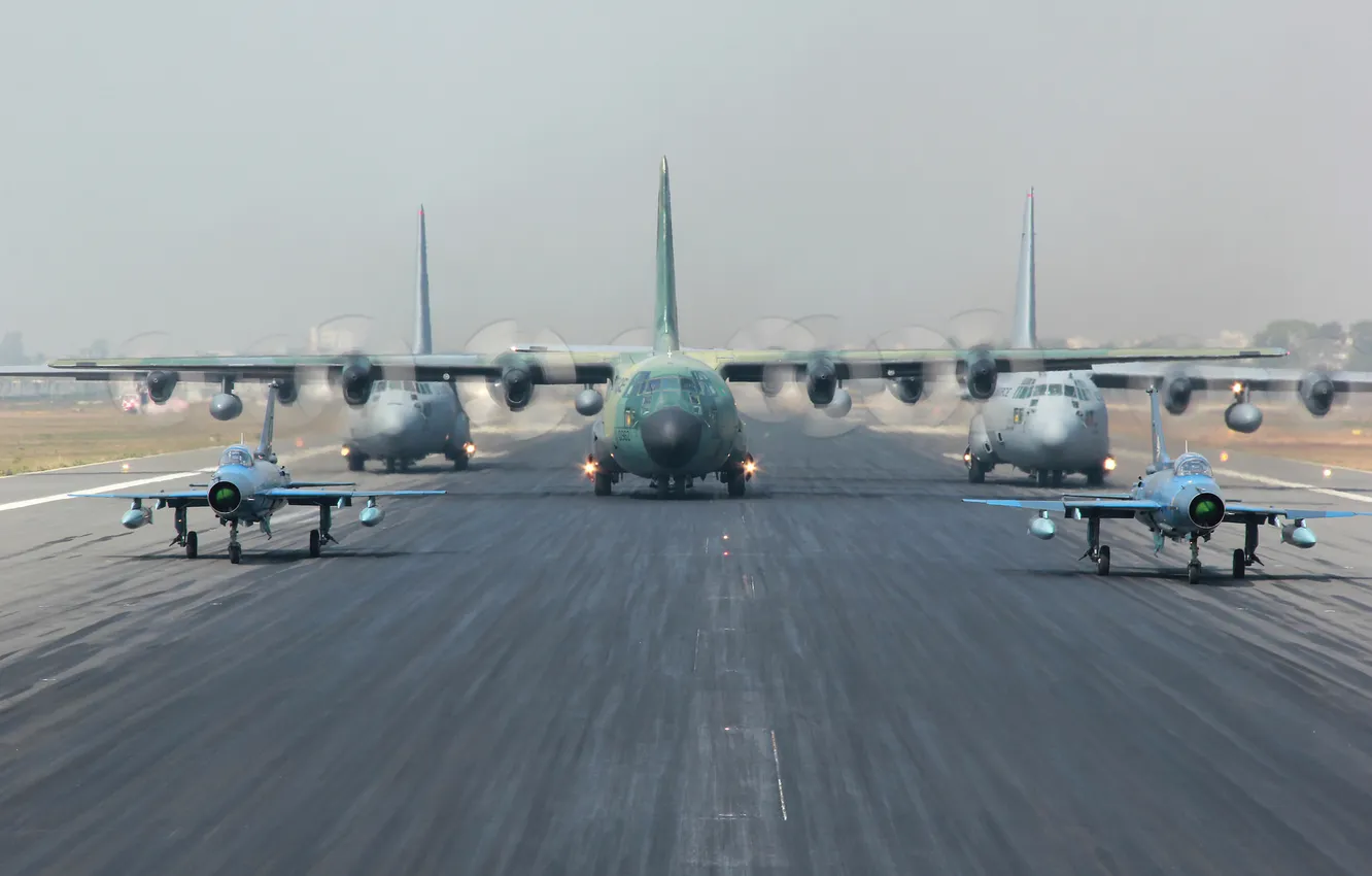Photo wallpaper aviation, the airfield, Hercules, C-130H, F-7BG, C-130B