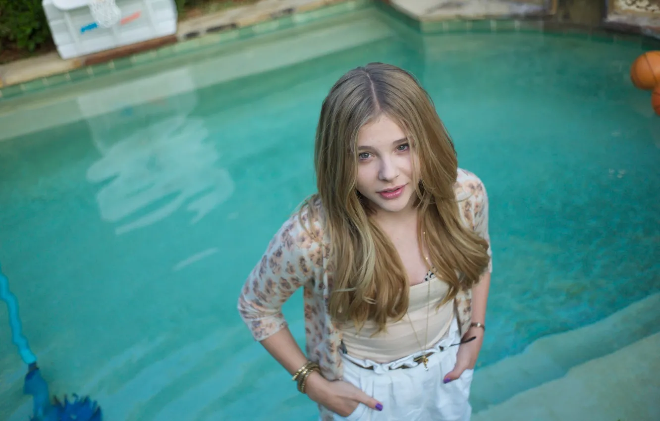 Photo wallpaper look, pool, actress, Chloe Grace Moretz, Chloe Grace Moretz