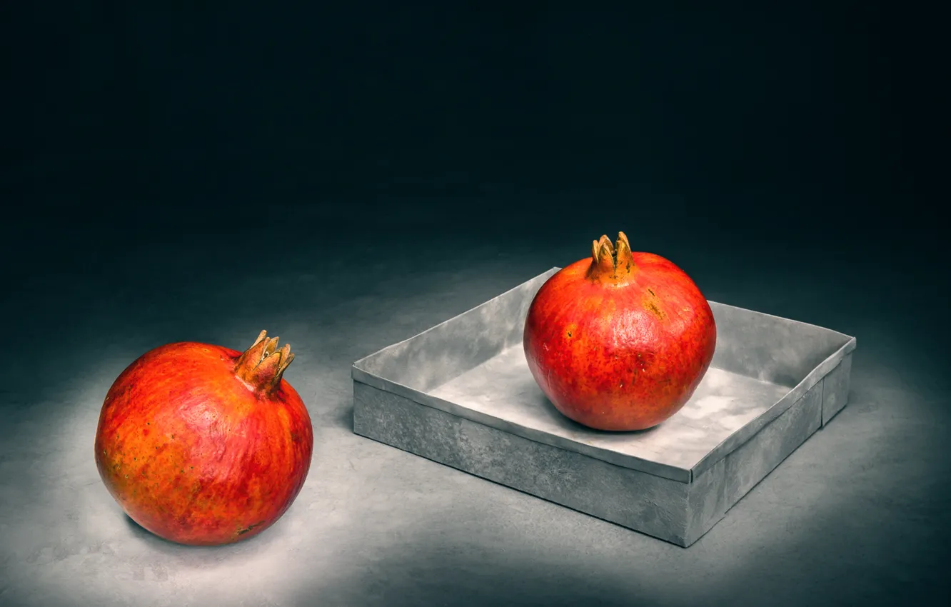 Photo wallpaper figure, garnet, Be careful