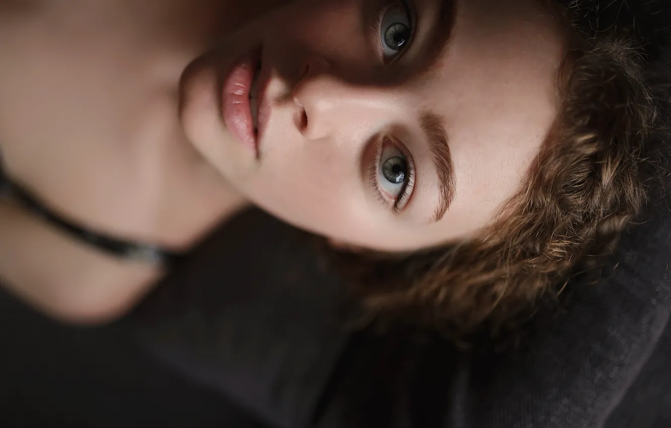 Photo wallpaper portrait, sponge, curls, Aleks Five, Katherine Becker