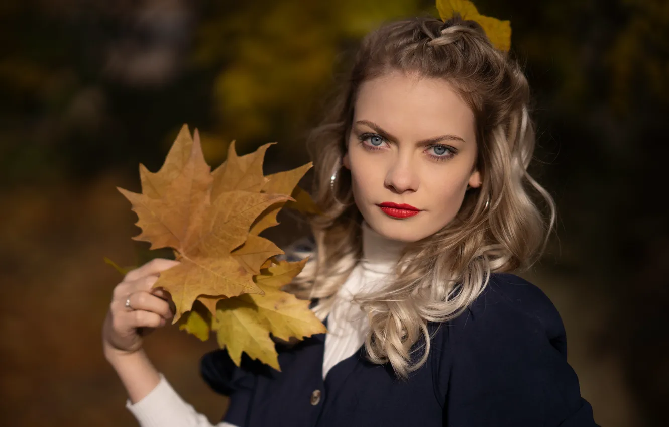Photo wallpaper autumn, leaves, girl, face, sweetheart, hair