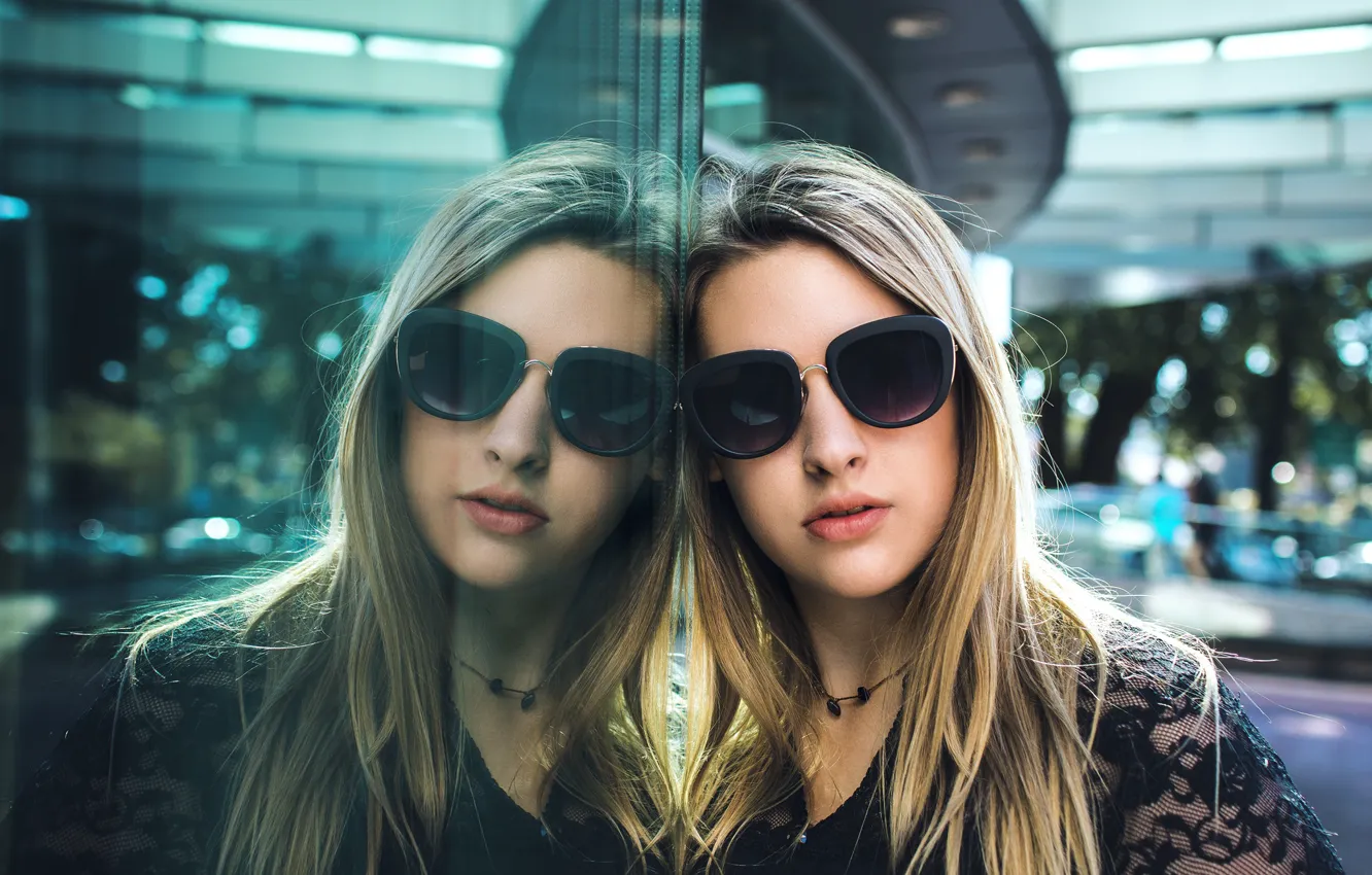 Photo wallpaper girl, face, reflection, glasses