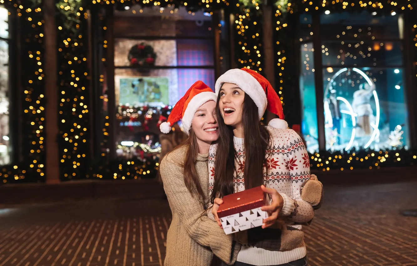 Photo wallpaper Christmas, young, cute, friends, Happy, smiling, eve, portrait