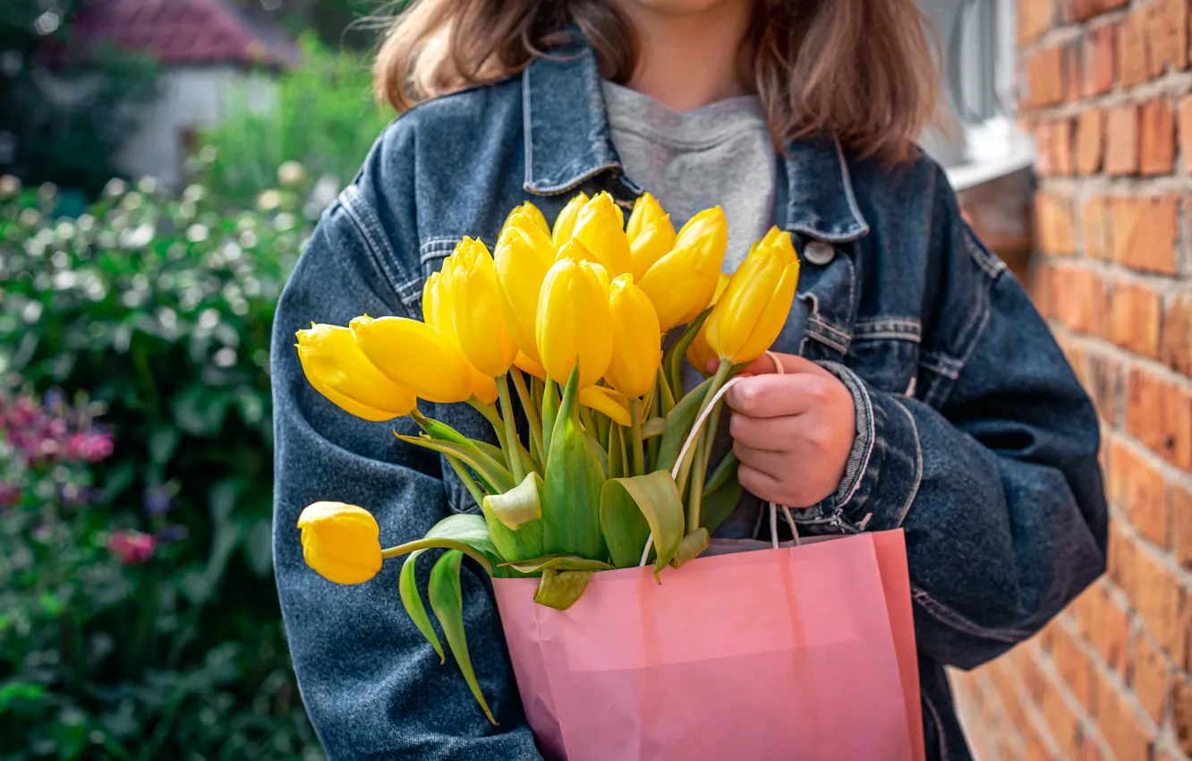Photo wallpaper flowers, yellow, wall, bouquet, brick, positive, spring, garden