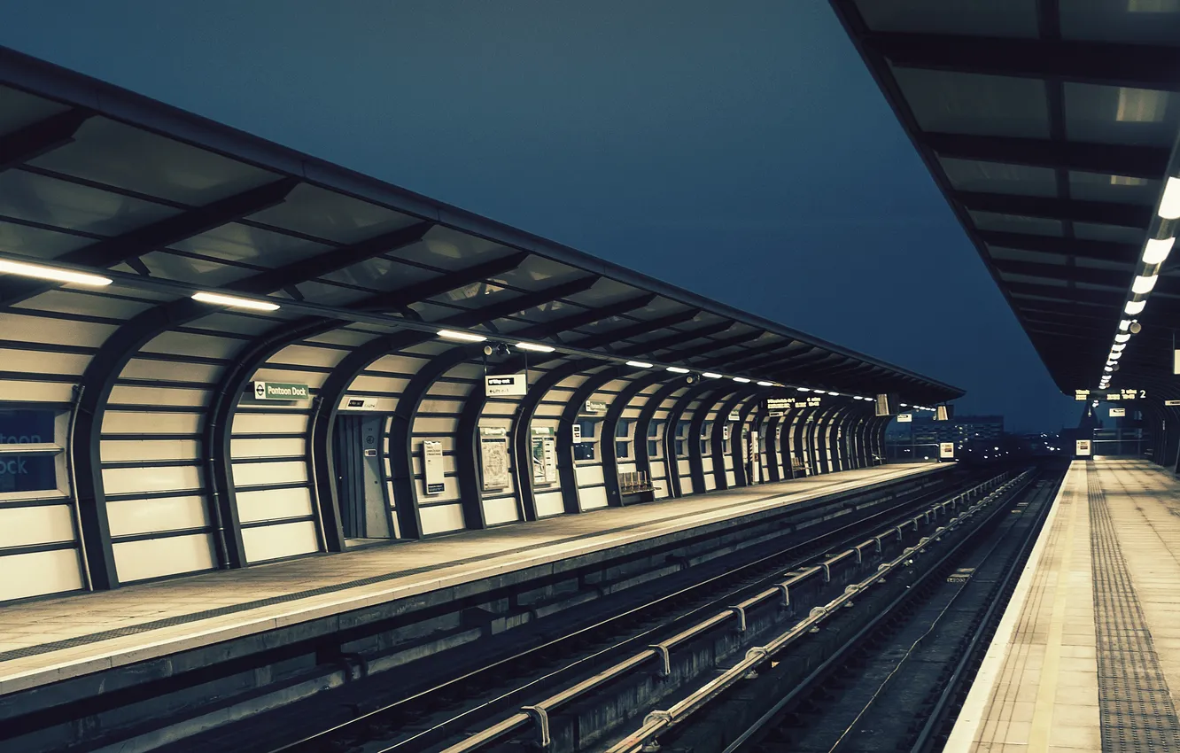Photo wallpaper England, London, station