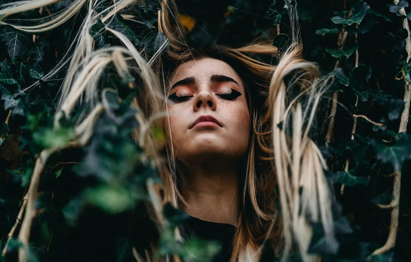 Photo wallpaper autumn, eyes, look, leaves, of girlfriend again