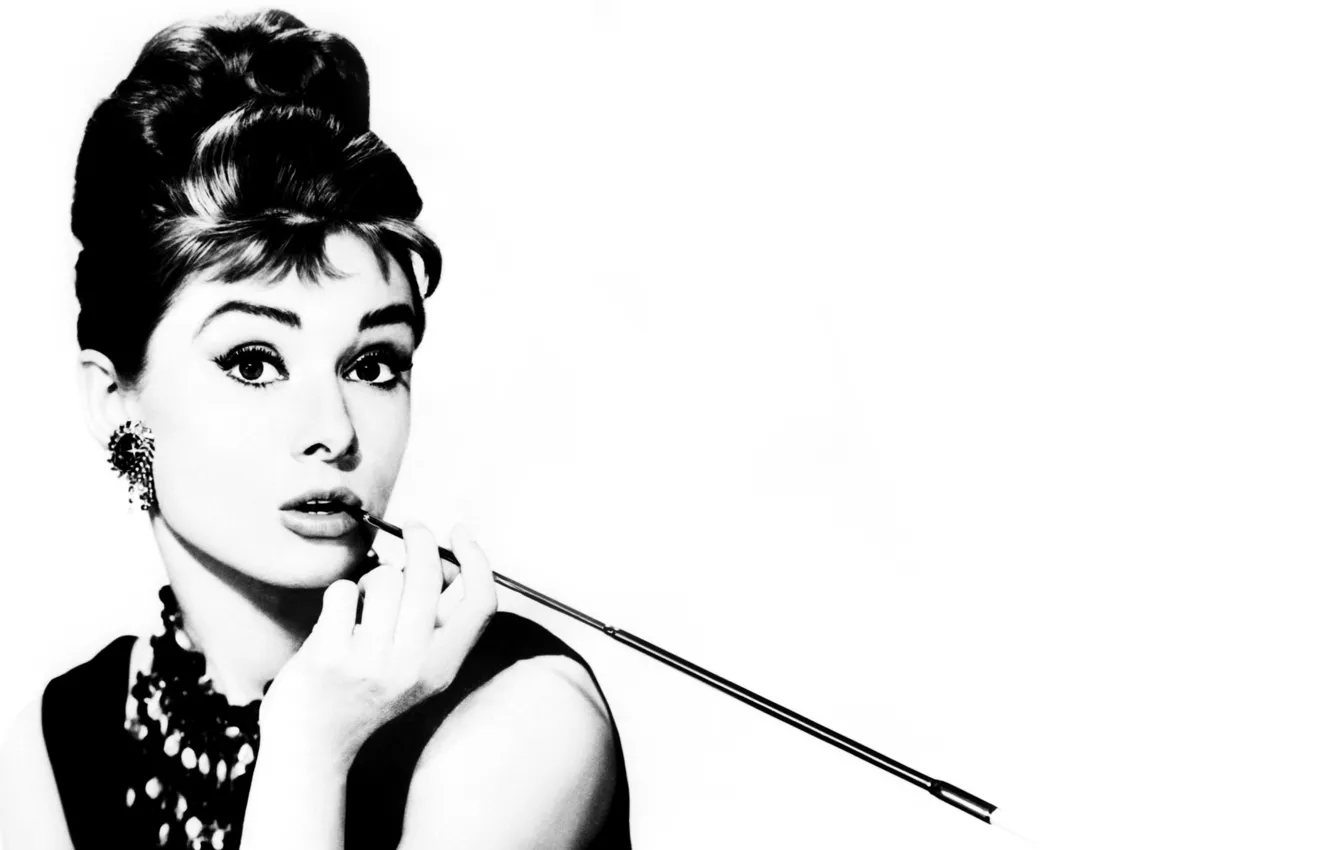 Photo wallpaper girl, actress, mouthpiece, Audrey Hepburn, black and white photo, Audrey Hepburn, Breakfast at Tiffany's