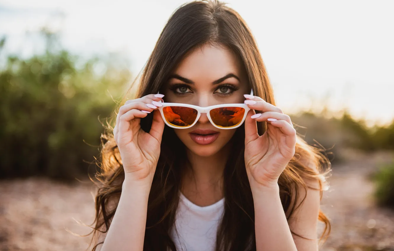 Photo wallpaper look, girl, the sun, hands, makeup, glasses, hairstyle, brown hair