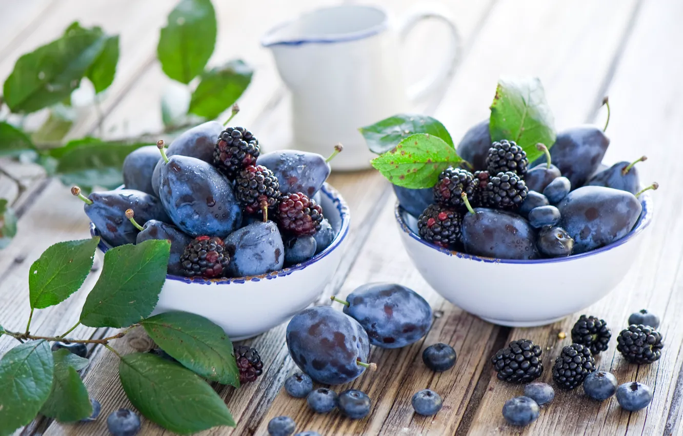 Photo wallpaper leaves, berries, table, plates, fruit, plum, BlackBerry, Anna Verdina