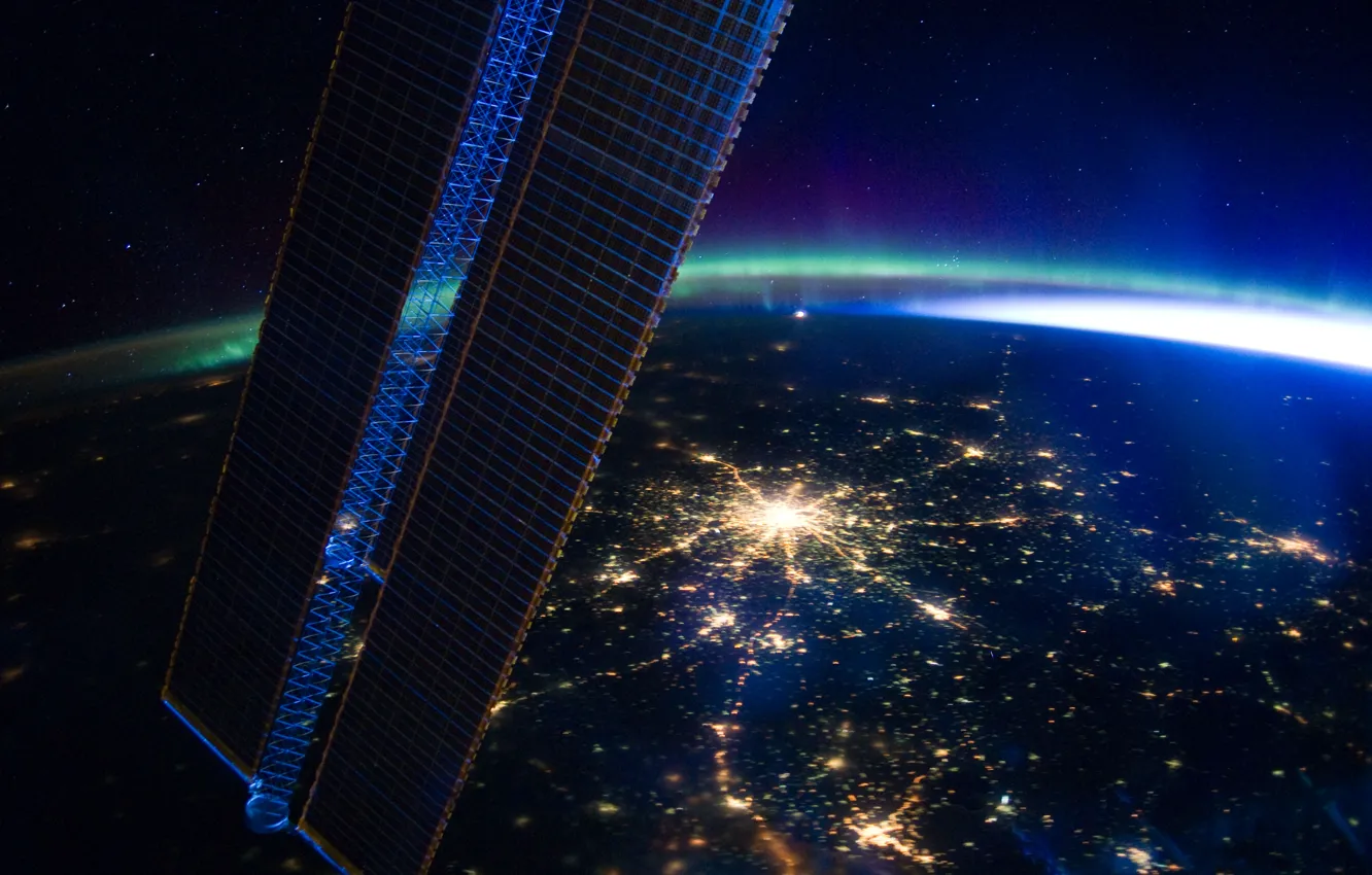 Photo wallpaper lights, Earth, Moscow, ISS, The Pleiades, Polar lights