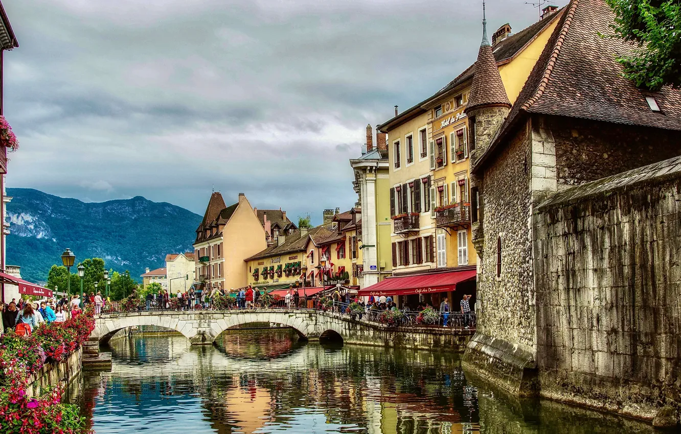 Photo wallpaper mountains, bridge, river, France, building, home, France, Annecy