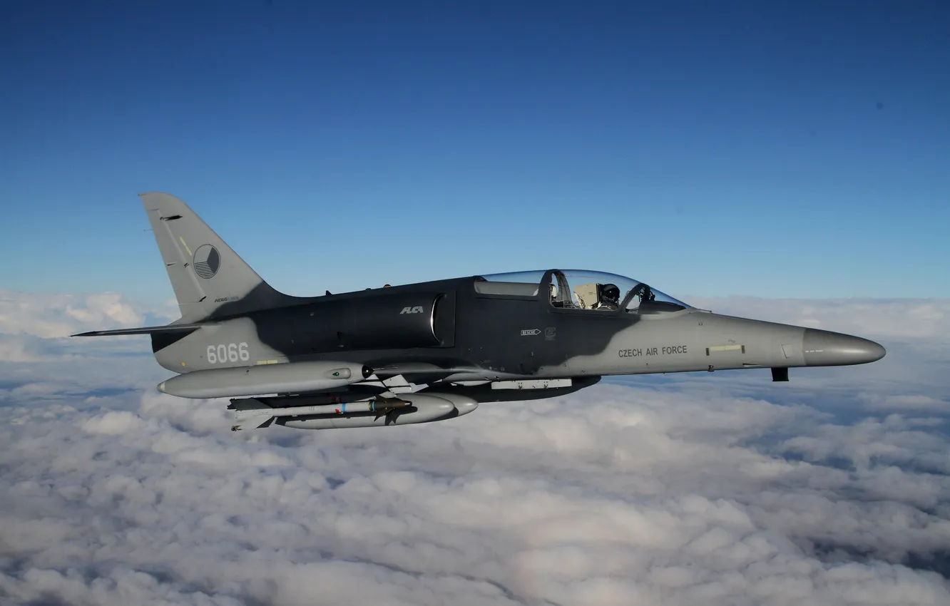 Photo wallpaper the plane, combat training, Alca, Aero L-159