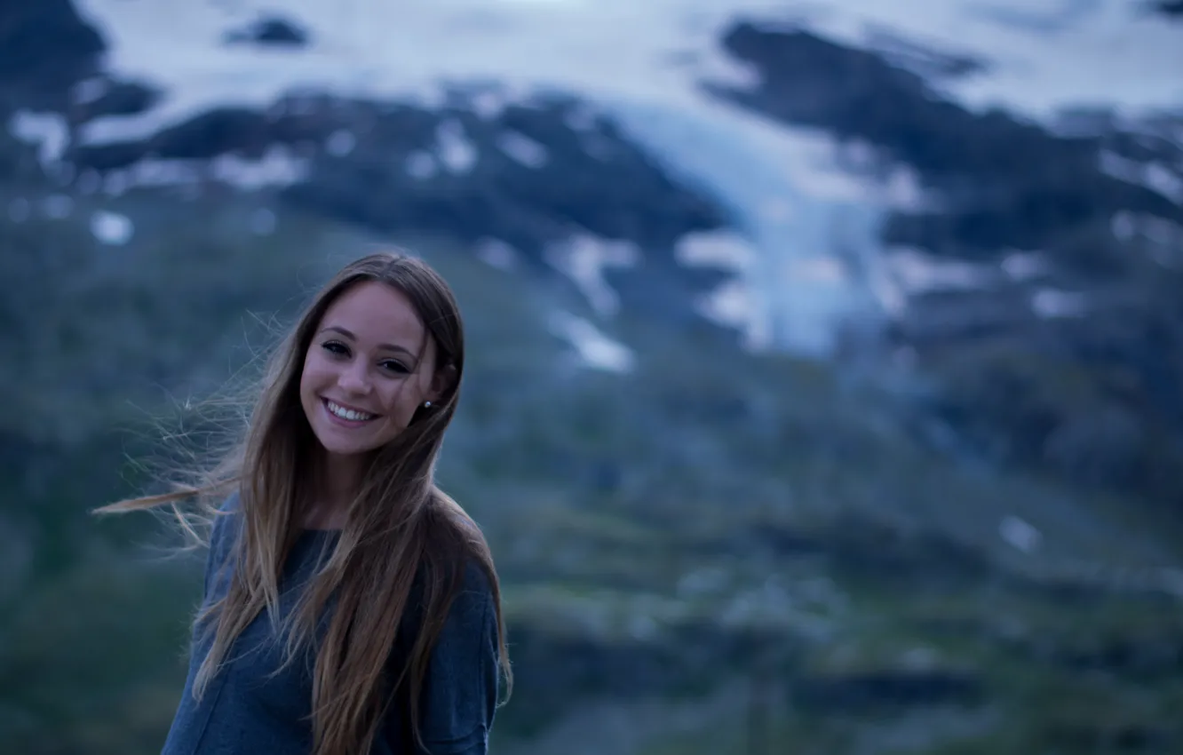 Photo wallpaper girl, smile, the wind, hair
