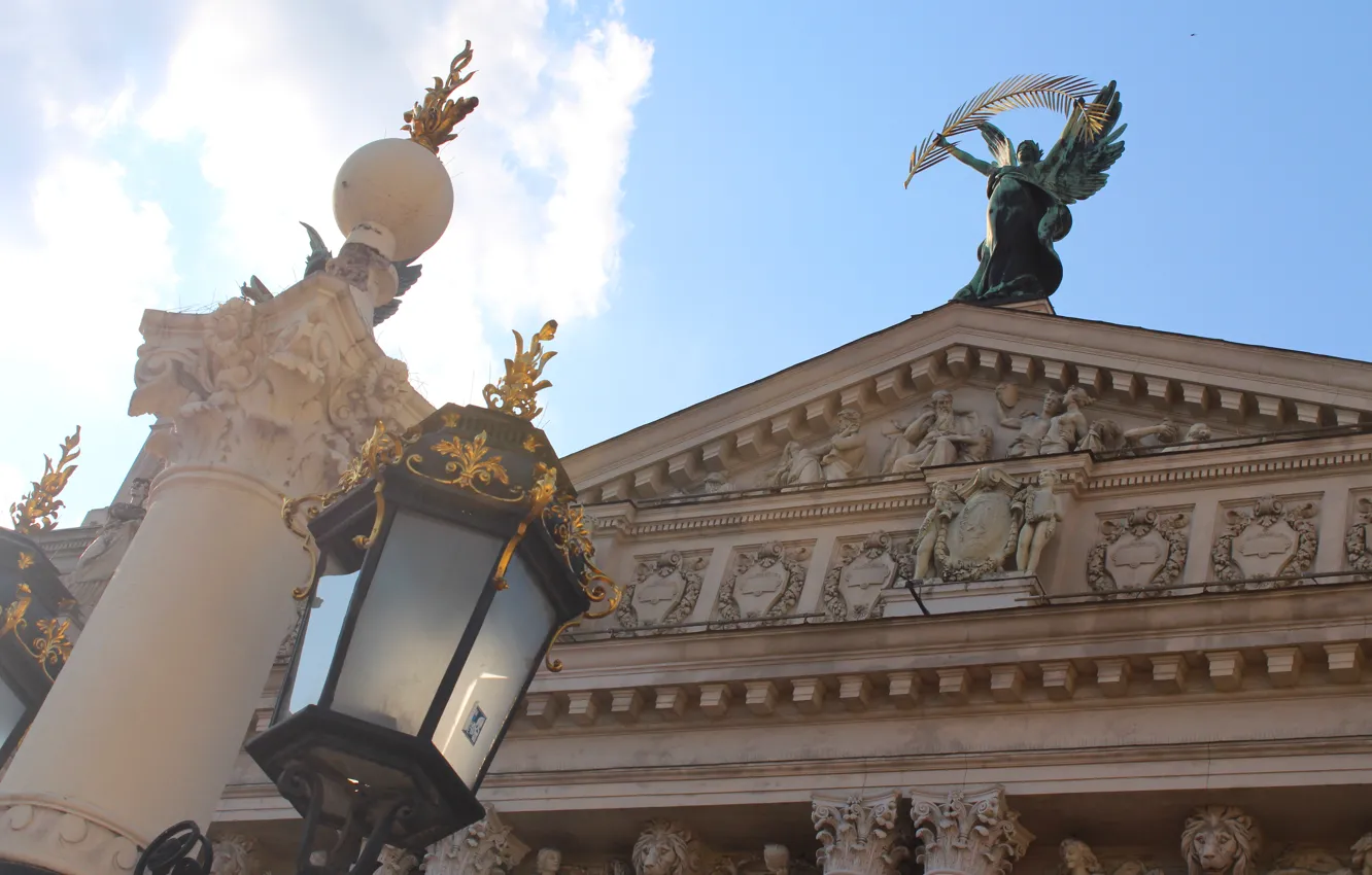 Photo wallpaper Leo, lights, theatre, architecture, old town