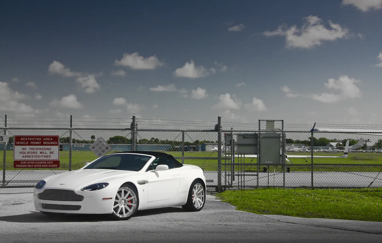 Photo wallpaper white, the sky, Aston Martin, the fence, white, convertible, V8 Vantage, front view