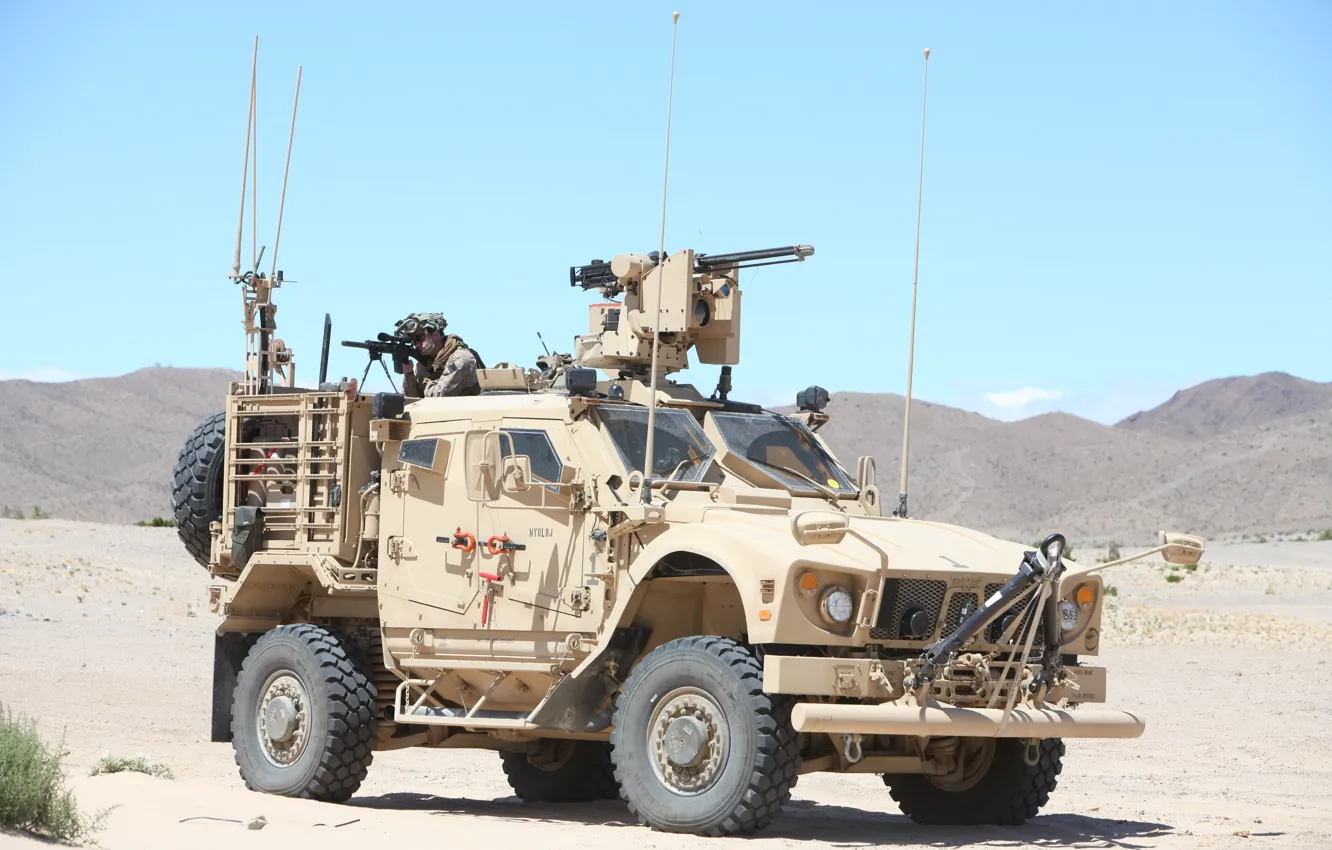 Photo wallpaper gun, soldiers, armor, desert, weapon, mountains, sand, Iraq