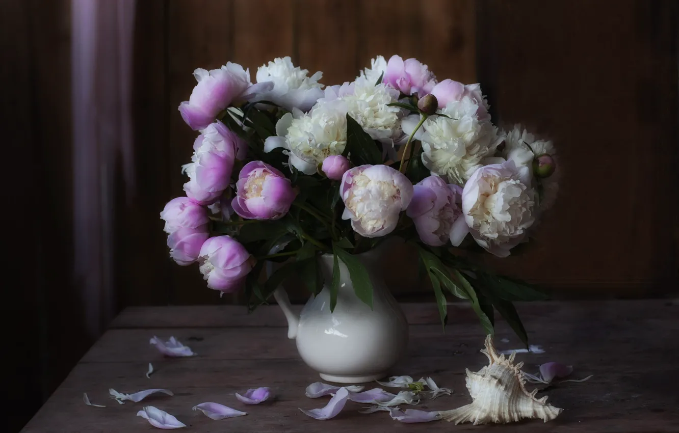 Photo wallpaper flowers, table, bouquet, shell, vase, pink, white, still life