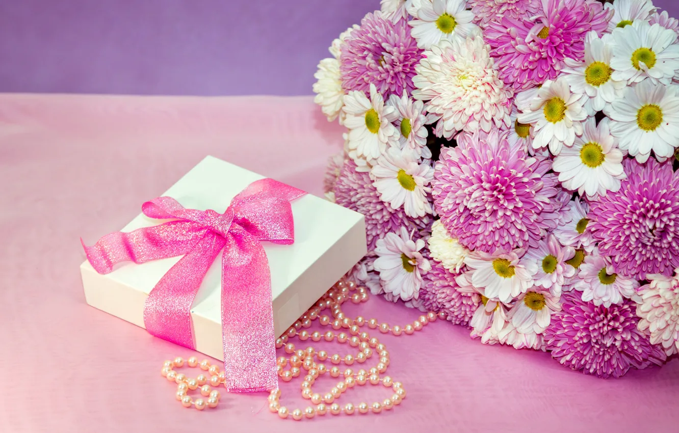 Photo wallpaper gift, bouquet, beads