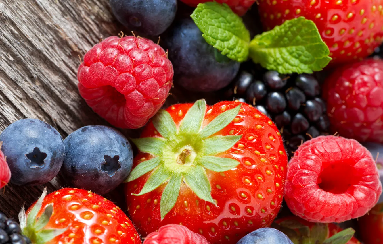 Photo wallpaper macro, close-up, berries, raspberry, strawberry, BlackBerry, bokeh, chernoka
