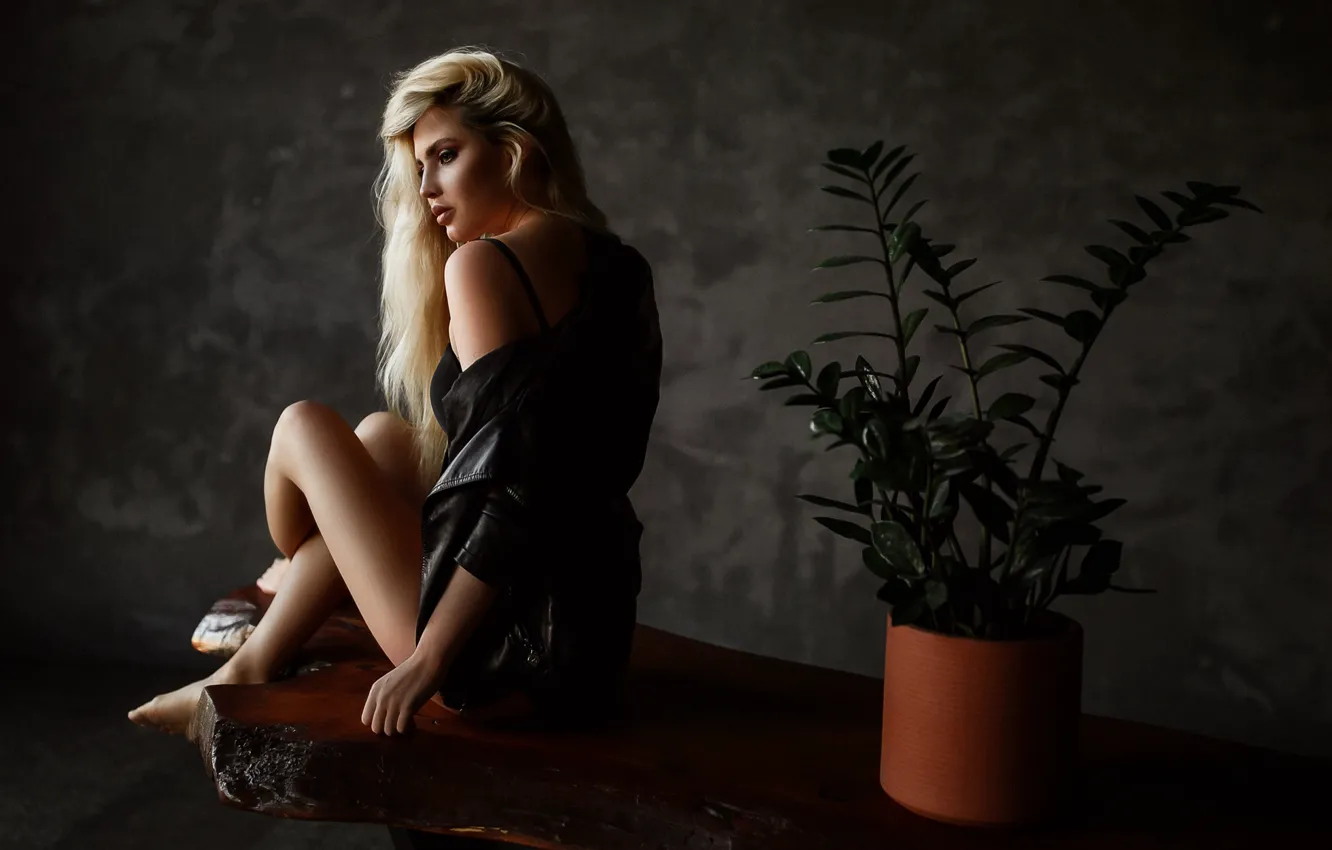 Photo wallpaper flower, chest, model, Girl, figure, blonde, legs, sitting