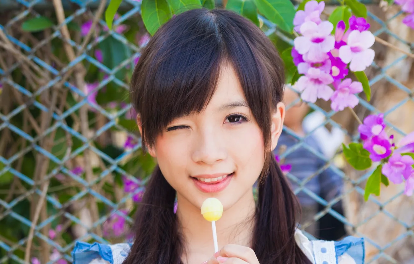 Photo wallpaper face, candy, Asian