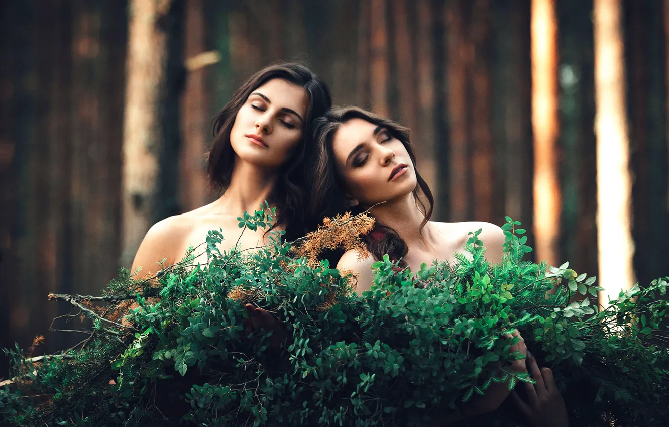 Photo wallpaper forest, two girls, friend