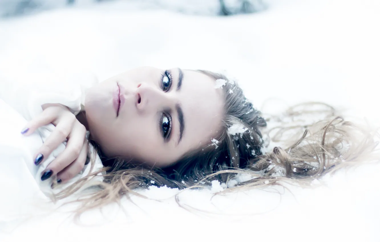 Photo wallpaper girl, winter, snow, direct gaze