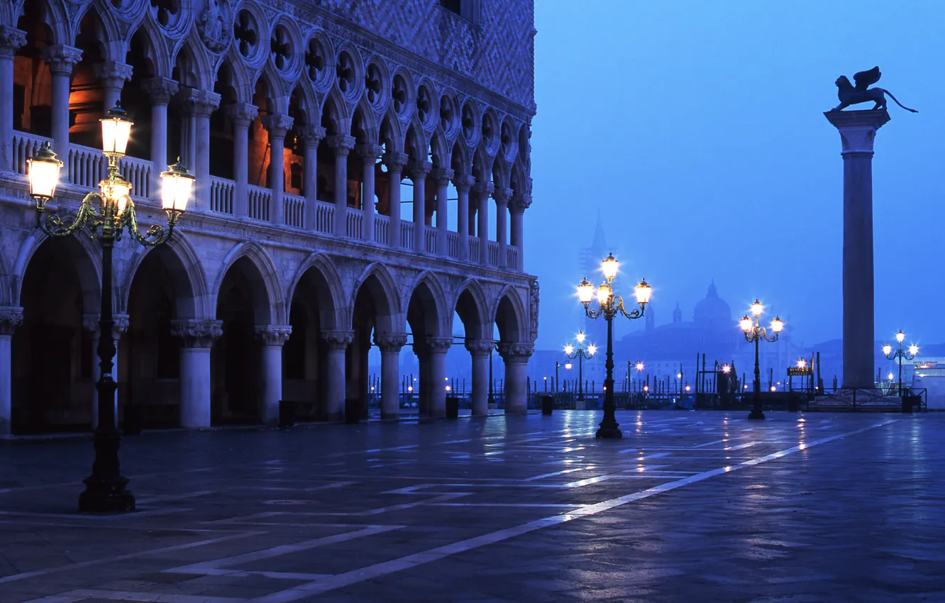 Photo wallpaper fog, the evening, area, lights, Italy, Venice, architecture, the Doge's Palace