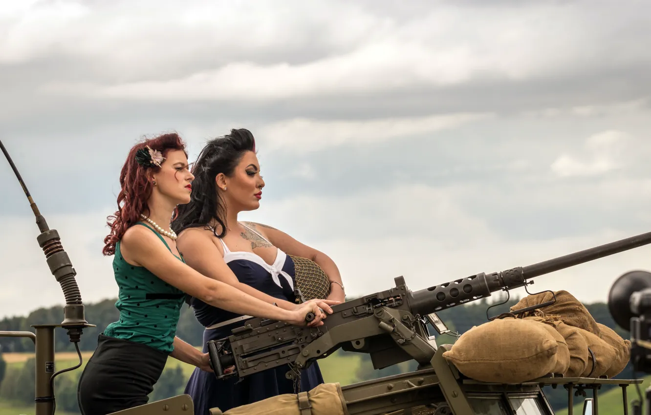 Photo wallpaper girls, army, machine gun