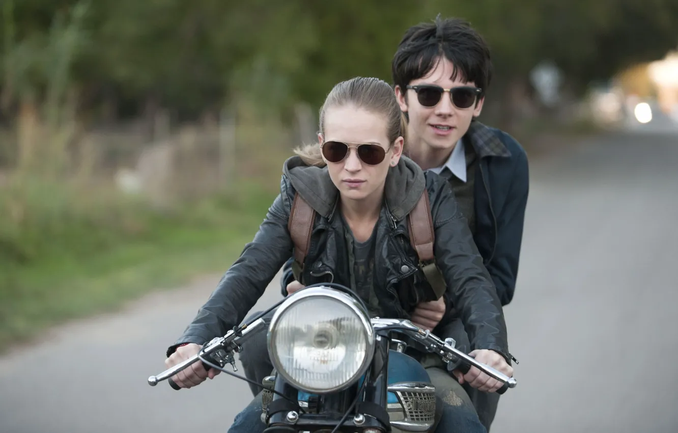 Photo wallpaper cinema, girl, movie, film, motorbike, Britt Robertson, Asa Butterfield, The Space Between Us