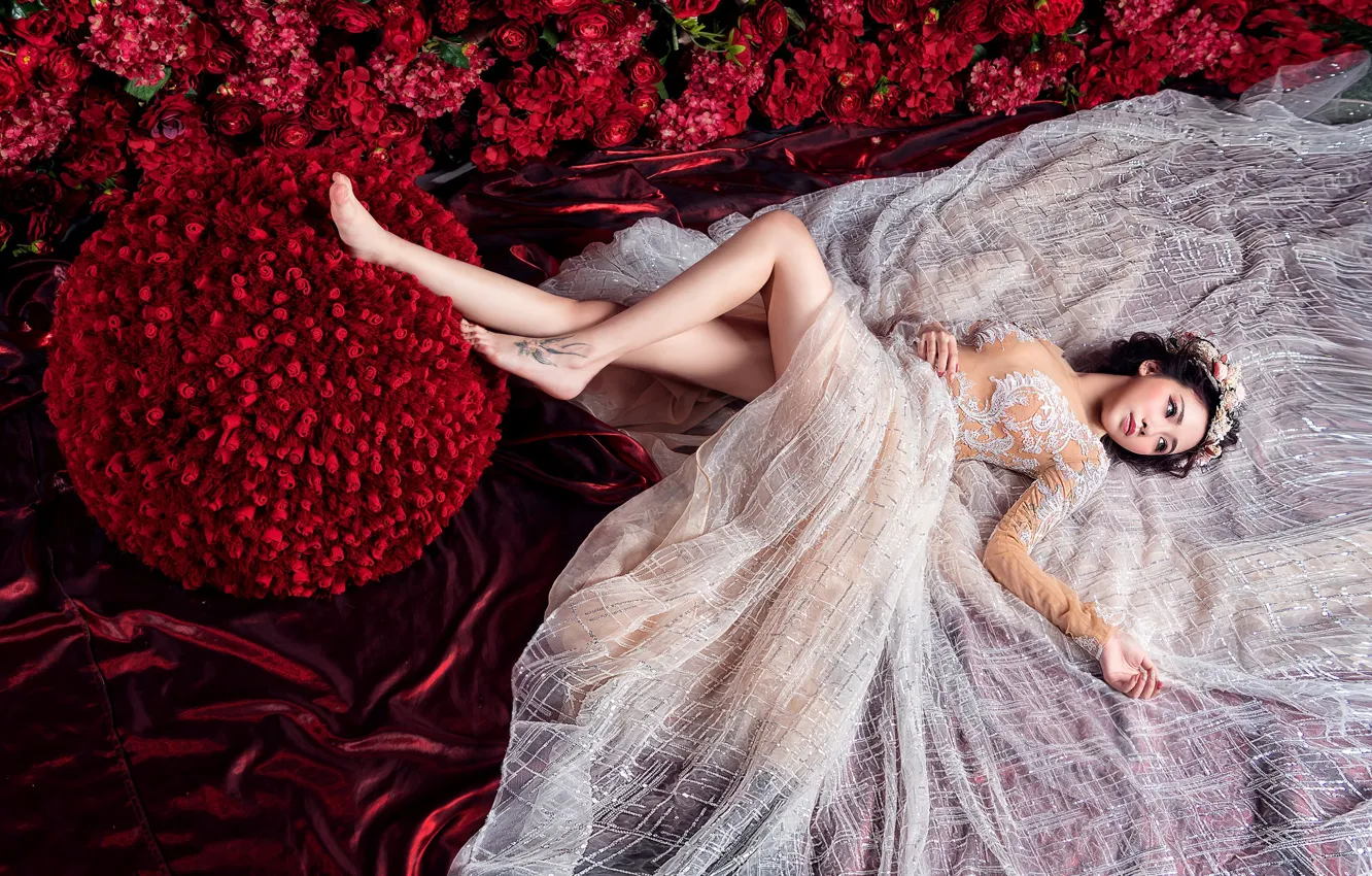 Photo wallpaper white, girl, flowers, red, pose, bouquet, silk, dress