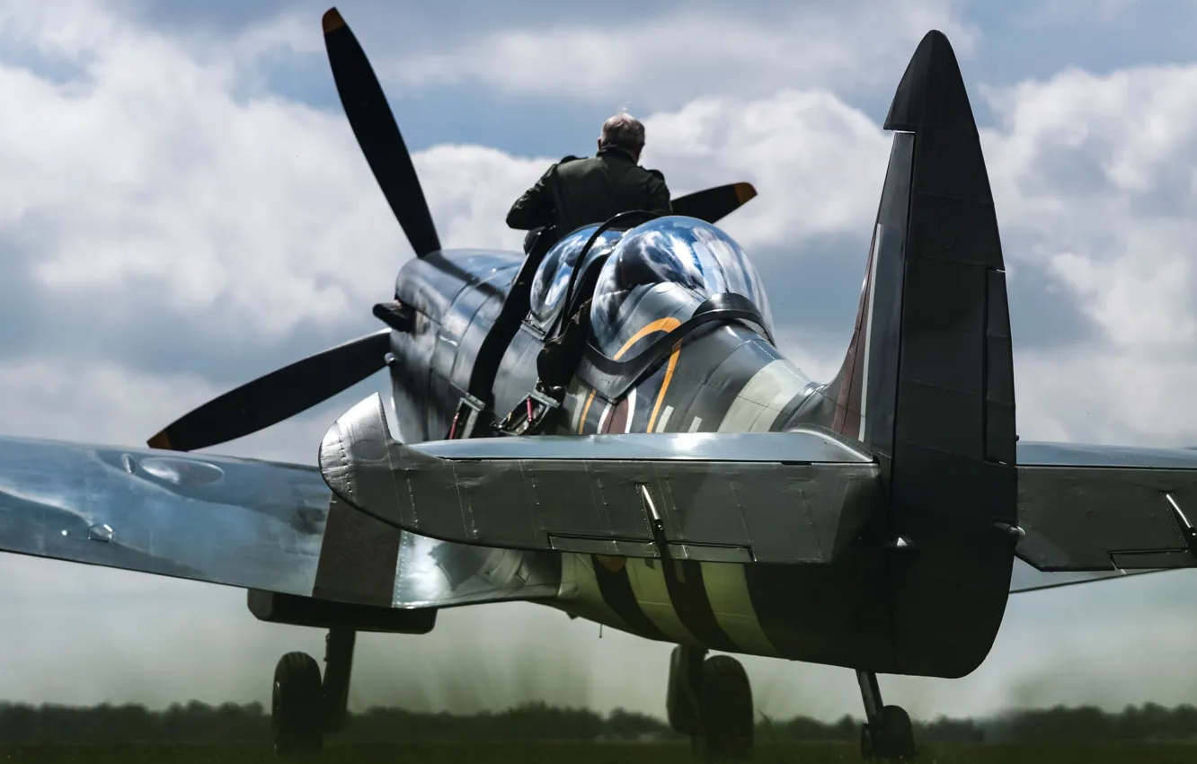 Photo wallpaper Screw, Fighter, Lantern, Spitfire, The rise, Pilot, Supermarine Spitfire, RAF